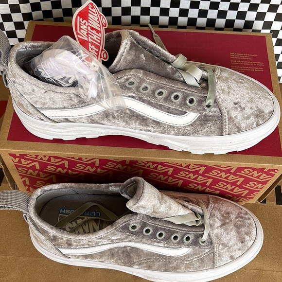 Vans Sentry Old Skool Crushed Velvet Silver/True White WMNS sneakers - Picture 3 of 16